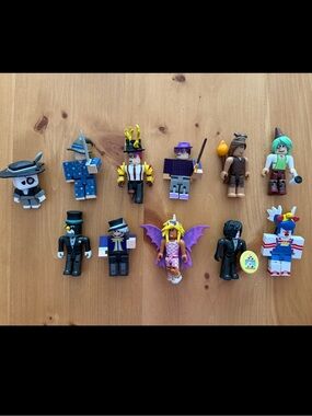 Mixed Lot of 11 Roblox Toy Figures with Accessories - Great Condition!